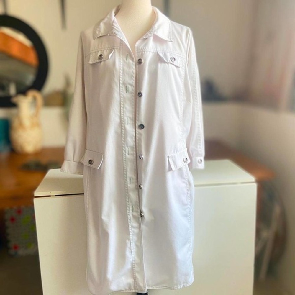 Cool vintage clinique cosmetic overcoat, jacket, smock